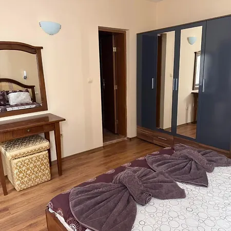 Semiramida Garden Апартамент