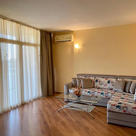 Semiramida Garden Апартамент *