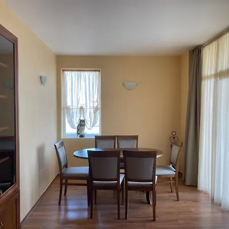 Semiramida Garden Апартамент *