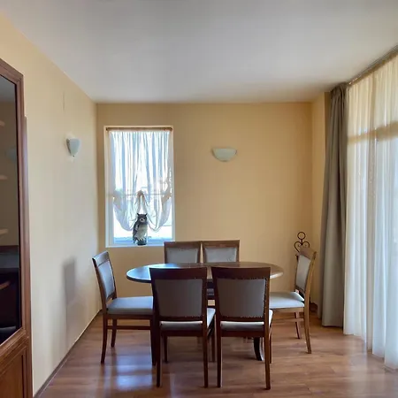 Semiramida Garden Апартамент *